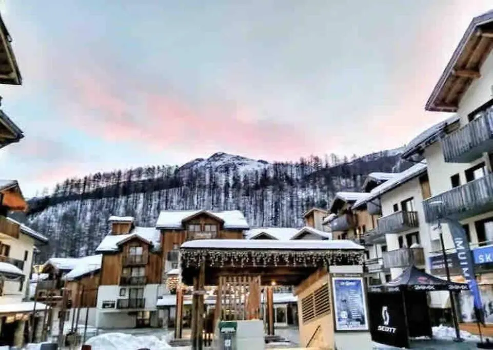 Apartment Appartement Les Orres 1800 Au Pied Des Pistes Le Melezet